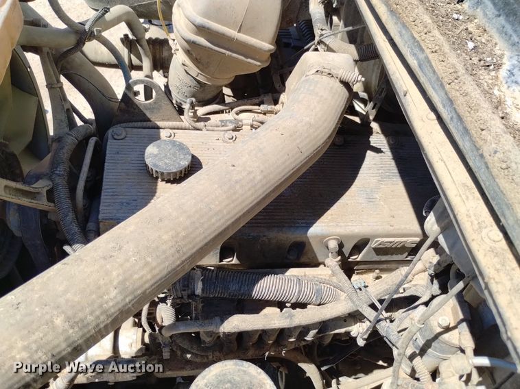 image for item DP3376 2002 Volvo VHD feed mixer truck