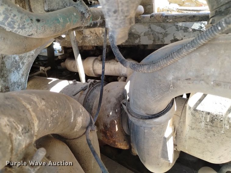 image for item DP3376 2002 Volvo VHD feed mixer truck