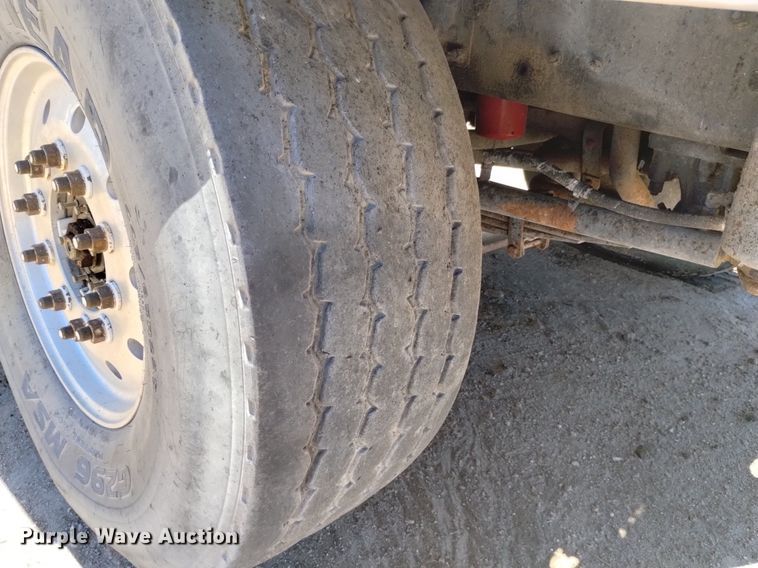 image for item DP3376 2002 Volvo VHD feed mixer truck