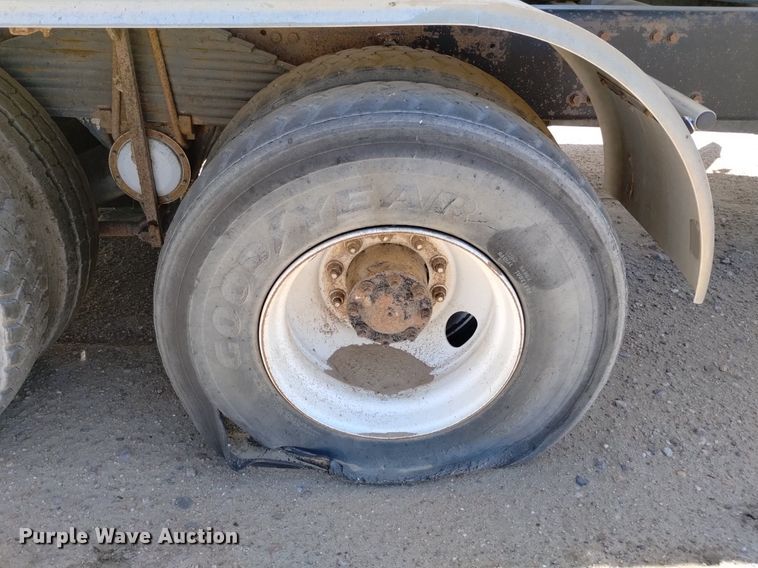 image for item DP3376 2002 Volvo VHD feed mixer truck