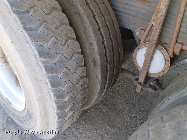 image for item DP3376 2002 Volvo VHD feed mixer truck