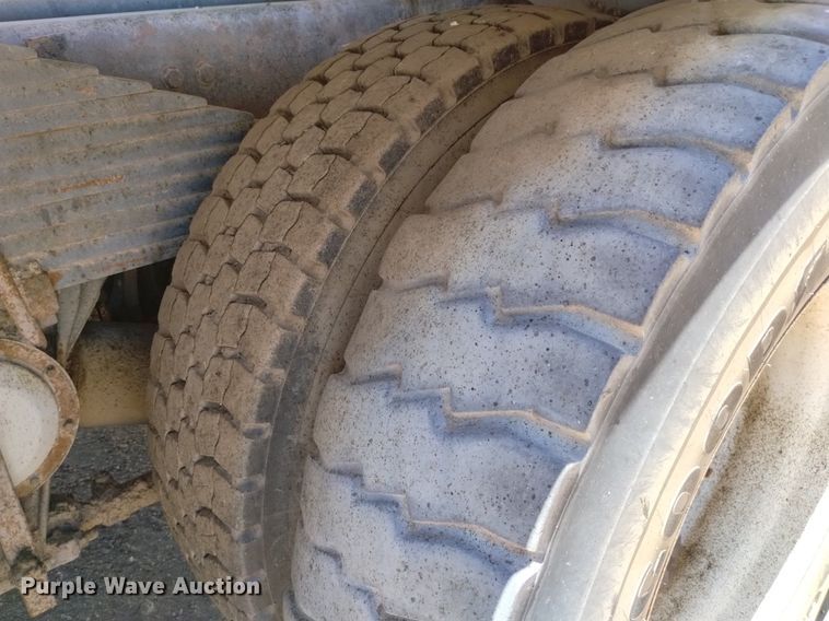 image for item DP3376 2002 Volvo VHD feed mixer truck