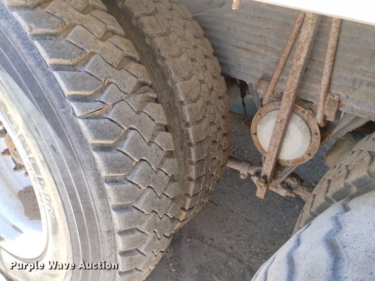 image for item DP3376 2002 Volvo VHD feed mixer truck