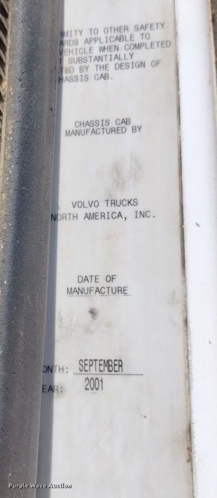 image for item DP3376 2002 Volvo VHD feed mixer truck