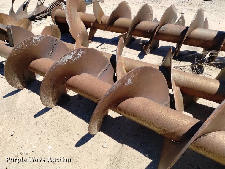 image for item DP3376 2002 Volvo VHD feed mixer truck