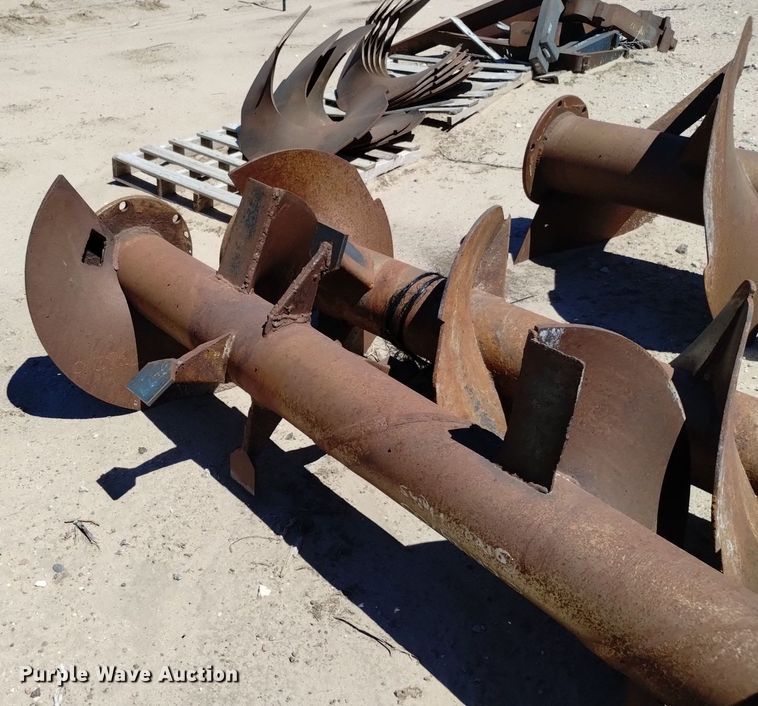 image for item DP3376 2002 Volvo VHD feed mixer truck