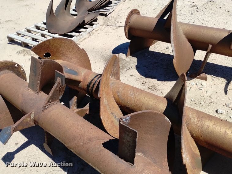 image for item DP3376 2002 Volvo VHD feed mixer truck