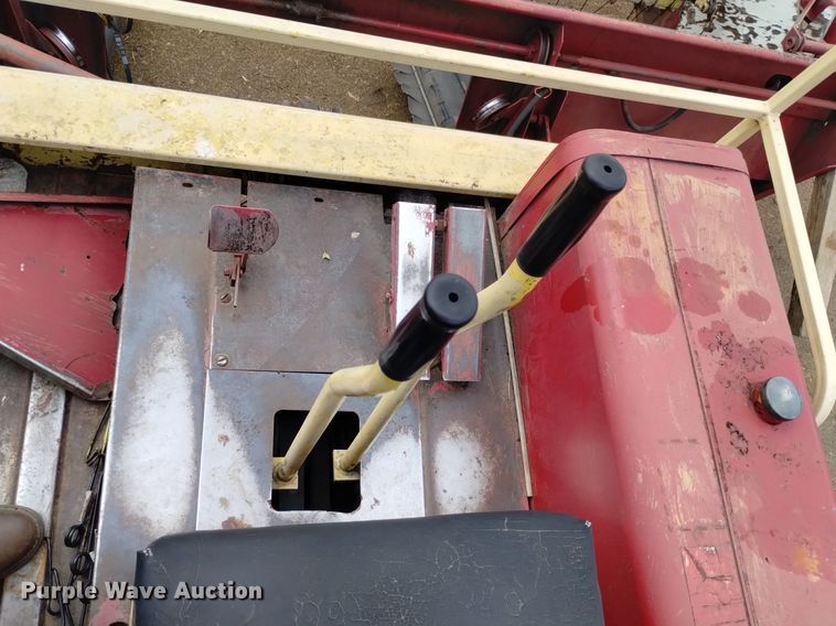 image for item DP3397 New Holland 903  swather / windrower