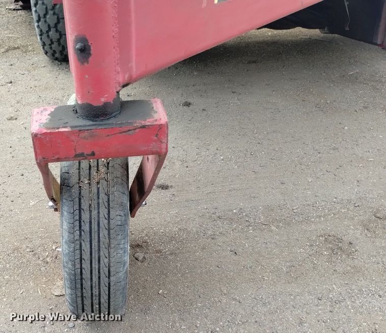 image for item DP3397 New Holland 903  swather / windrower