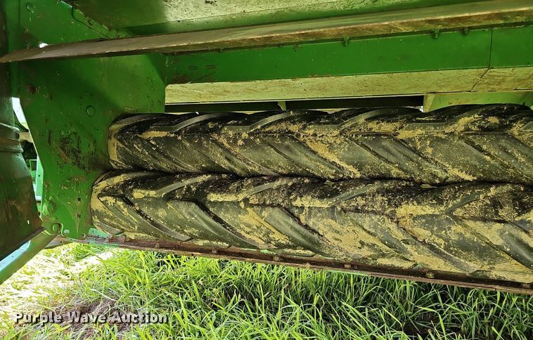 image for item DQ0254 2016 John Deere 956  swather / windrower