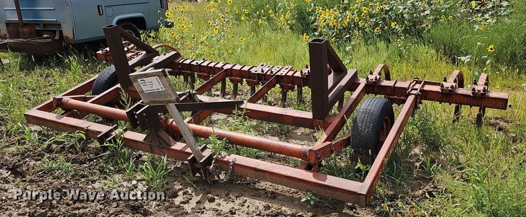 image for item DQ0284 Allis Chalmers 10  chisel