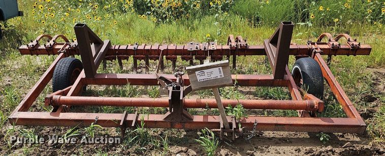 image for item DQ0284 Allis Chalmers 10  chisel