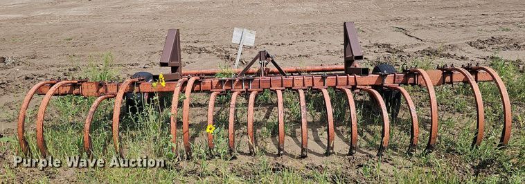 image for item DQ0284 Allis Chalmers 10  chisel