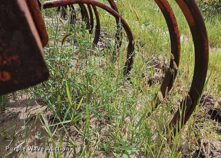 image for item DQ0284 Allis Chalmers 10  chisel