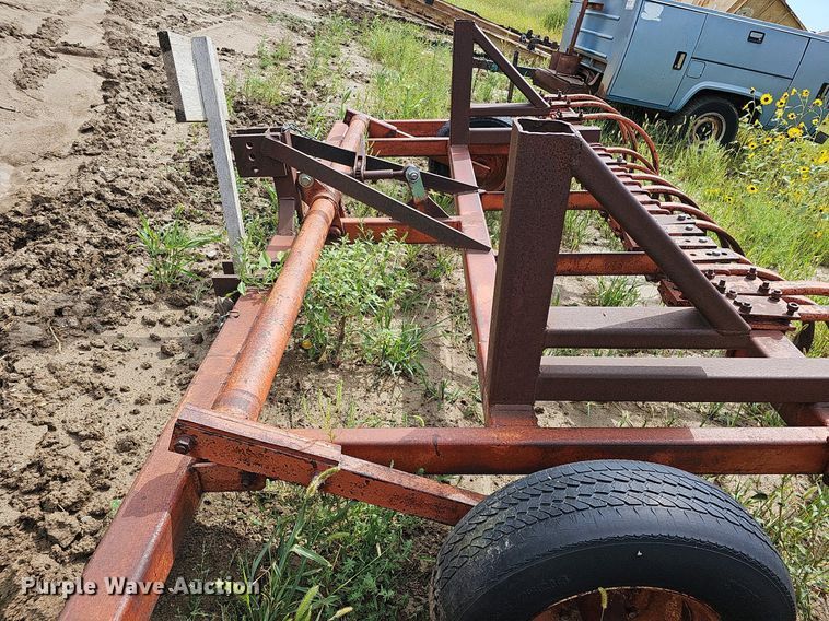 image for item DQ0284 Allis Chalmers 10  chisel