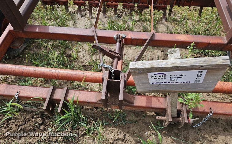 image for item DQ0284 Allis Chalmers 10  chisel