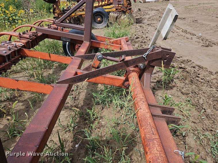 image for item DQ0284 Allis Chalmers 10  chisel