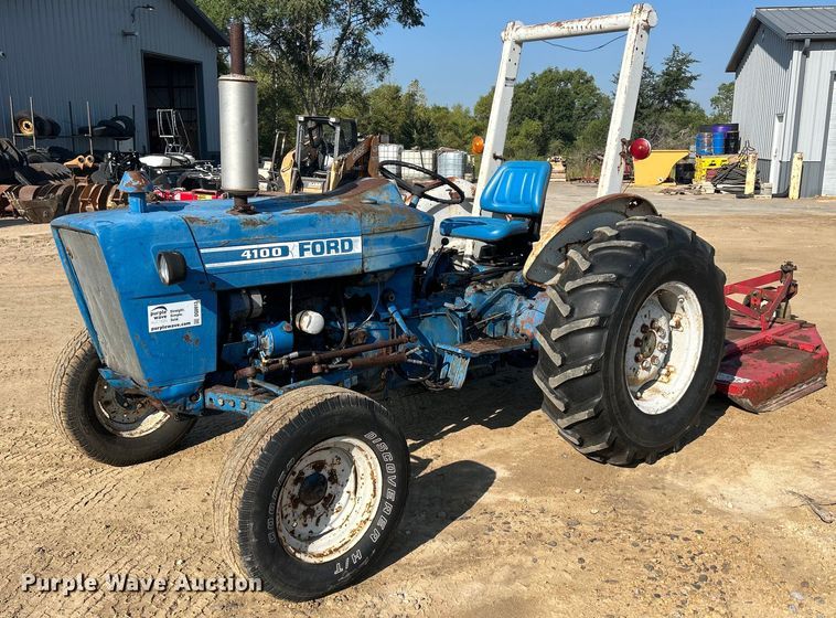 image for item DQ0913 1975 Ford 4100  tractor