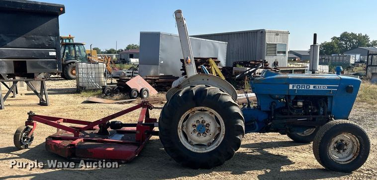 image for item DQ0913 1975 Ford 4100  tractor