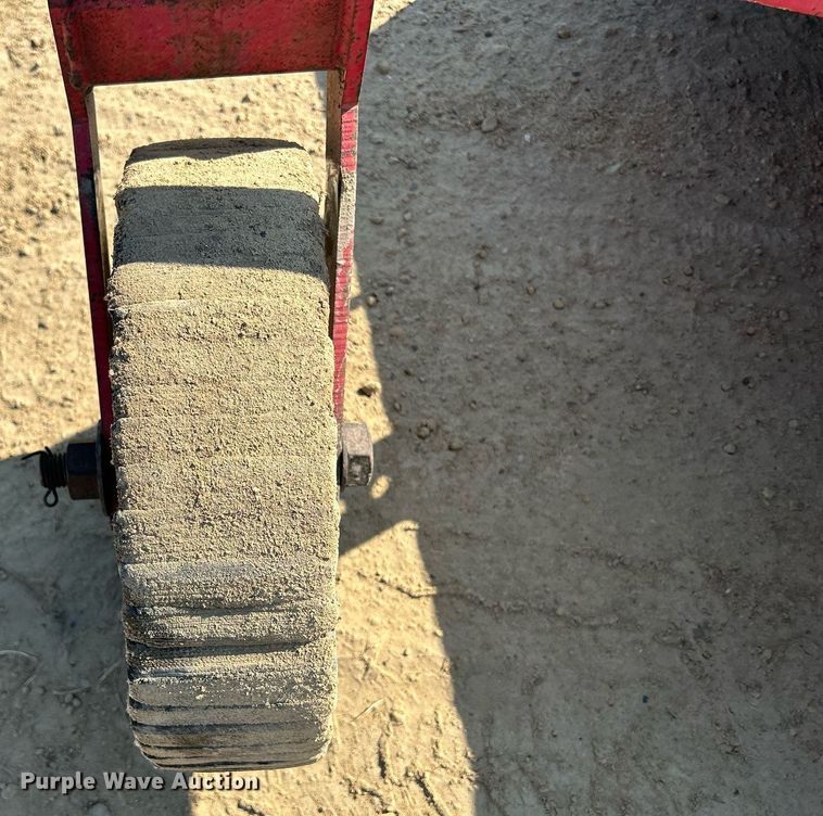 image for item DQ0913 1975 Ford 4100  tractor