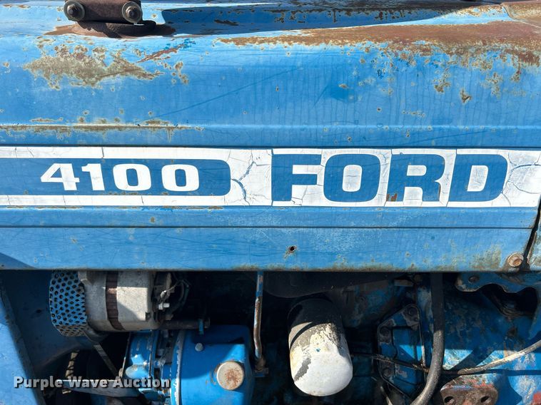 image for item DQ0913 1975 Ford 4100  tractor