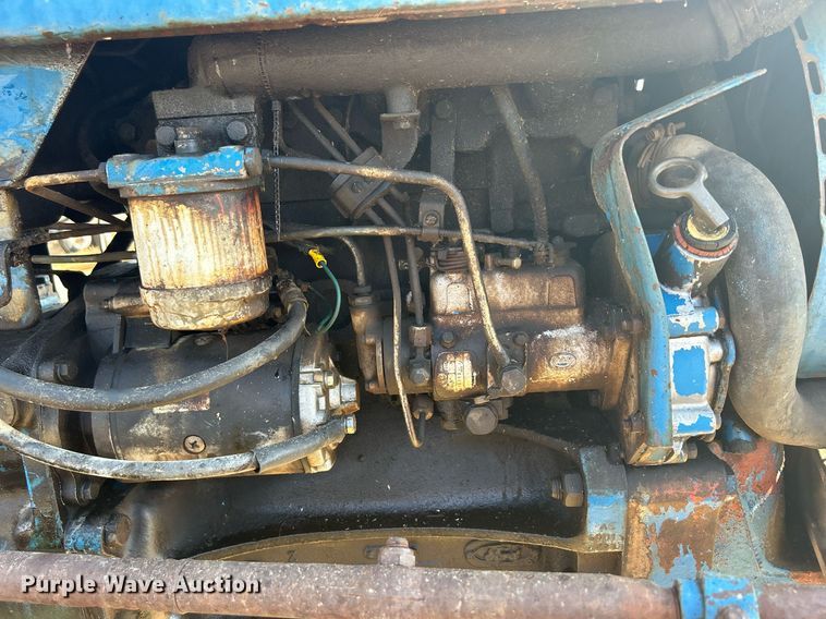 image for item DQ0913 1975 Ford 4100  tractor