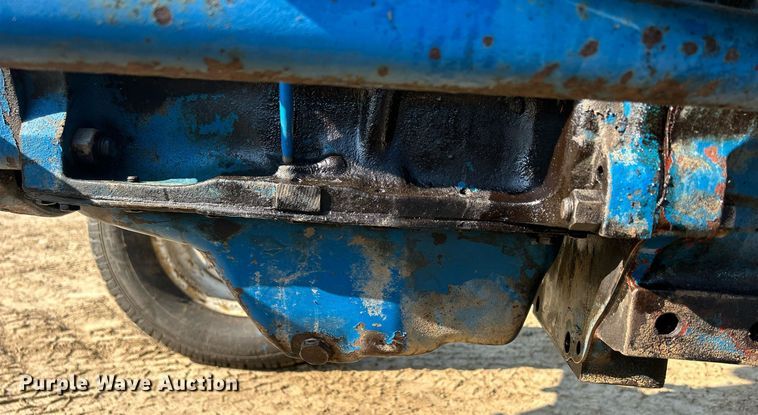 image for item DQ0913 1975 Ford 4100  tractor