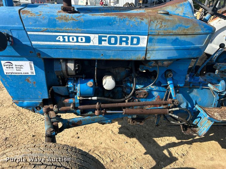 image for item DQ0913 1975 Ford 4100  tractor
