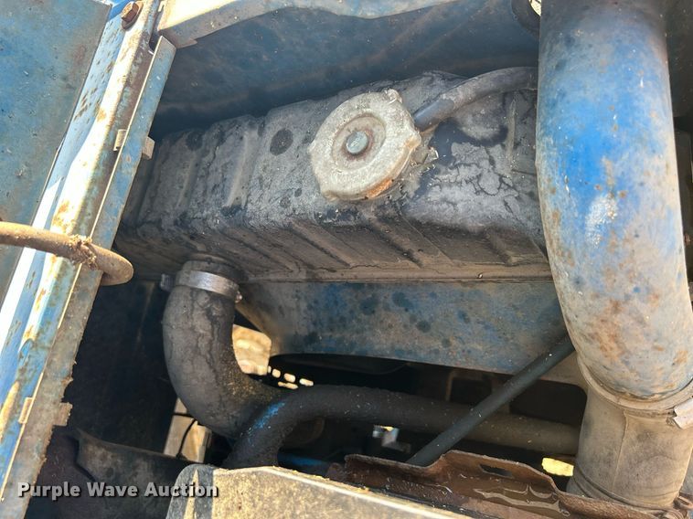 image for item DQ0913 1975 Ford 4100  tractor