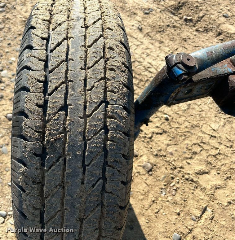 image for item DQ0913 1975 Ford 4100  tractor