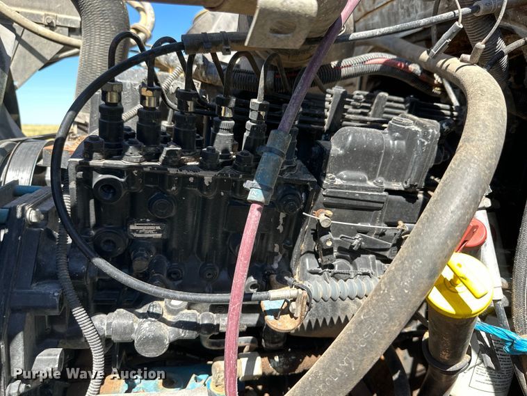 image for item DQ1344 1995 International 4900  feed mixer truck