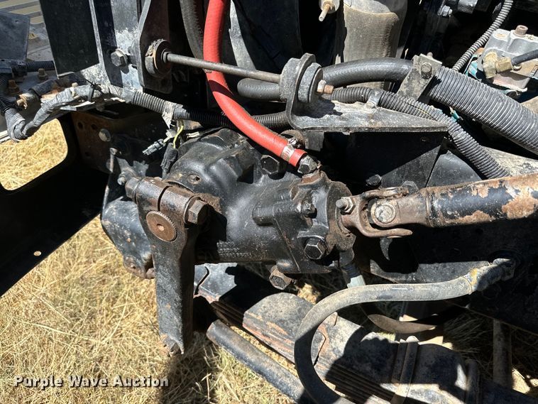 image for item DQ1344 1995 International 4900  feed mixer truck