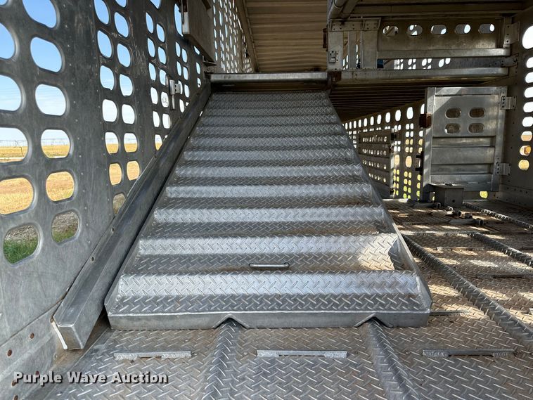 image for item DQ1394 2010 Wilson PSDCL-402  livestock trailer