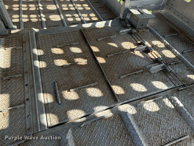 image for item DQ1394 2010 Wilson PSDCL-402  livestock trailer