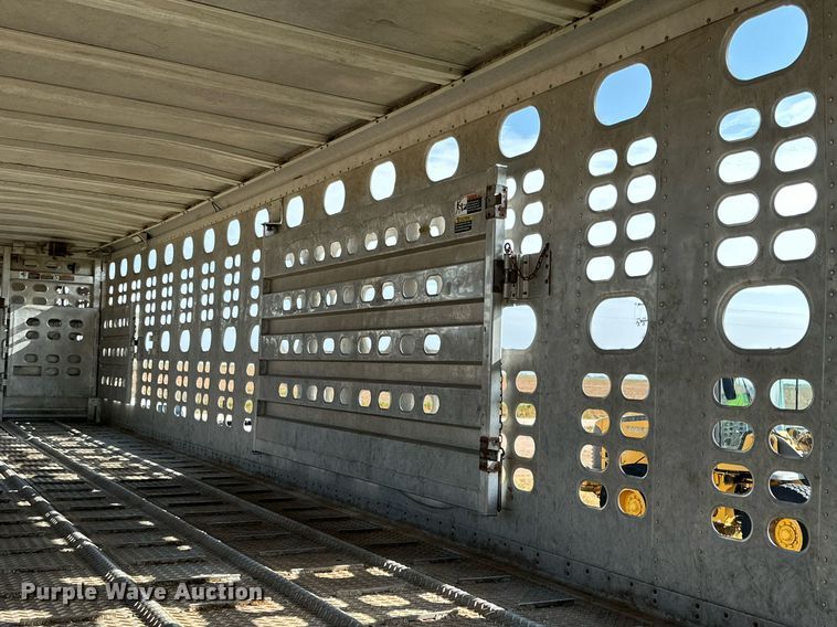 image for item DQ1394 2010 Wilson PSDCL-402  livestock trailer