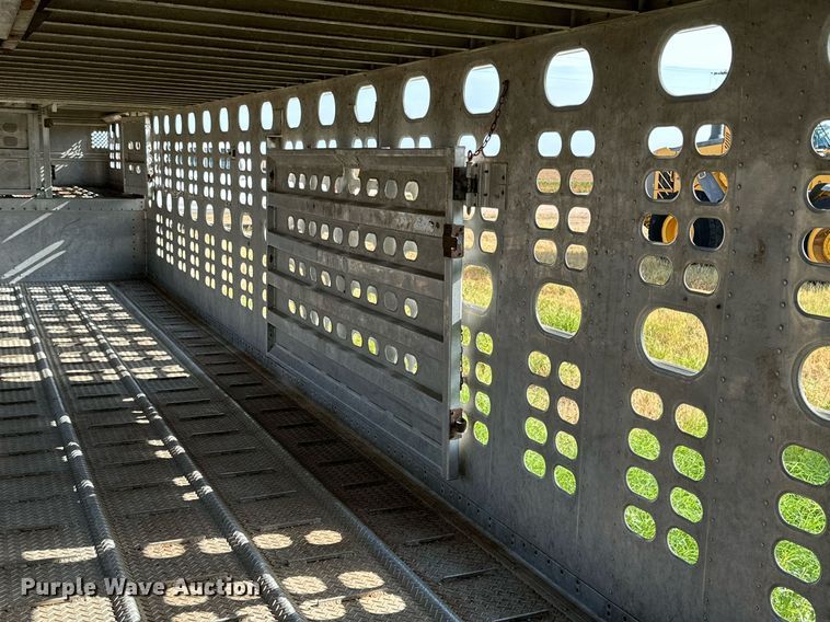 image for item DQ1394 2010 Wilson PSDCL-402  livestock trailer