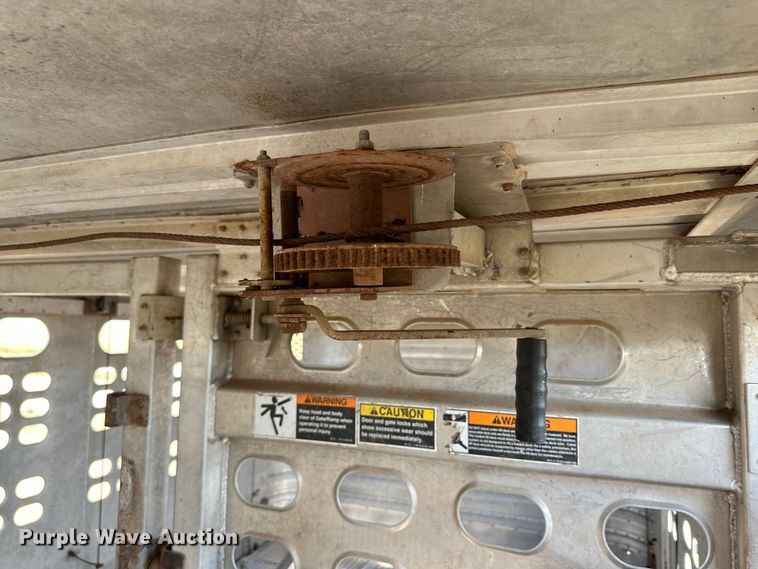 image for item DQ1394 2010 Wilson PSDCL-402  livestock trailer