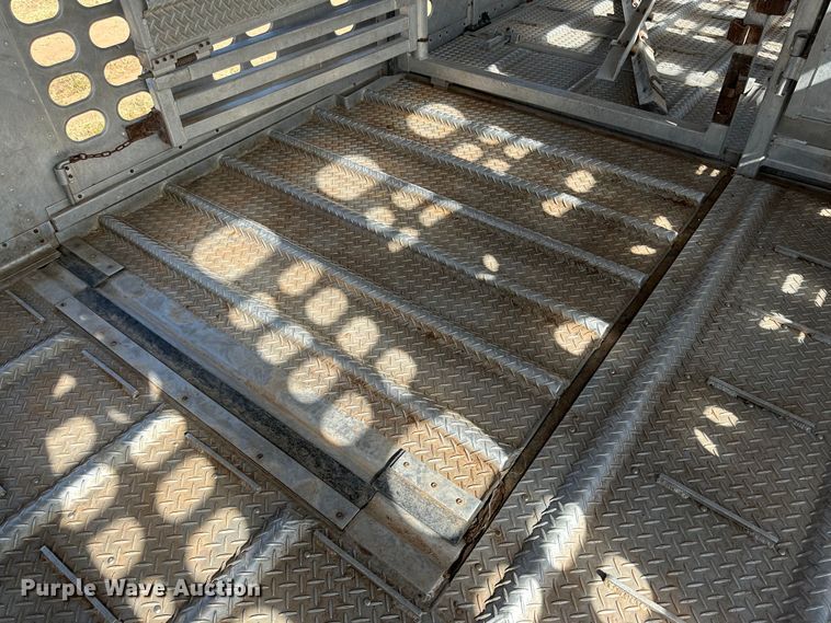 image for item DQ1394 2010 Wilson PSDCL-402  livestock trailer