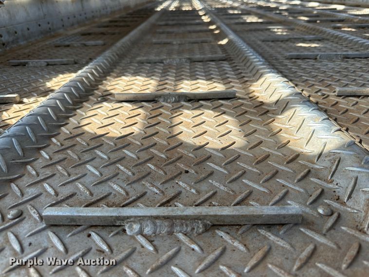 image for item DQ1394 2010 Wilson PSDCL-402  livestock trailer