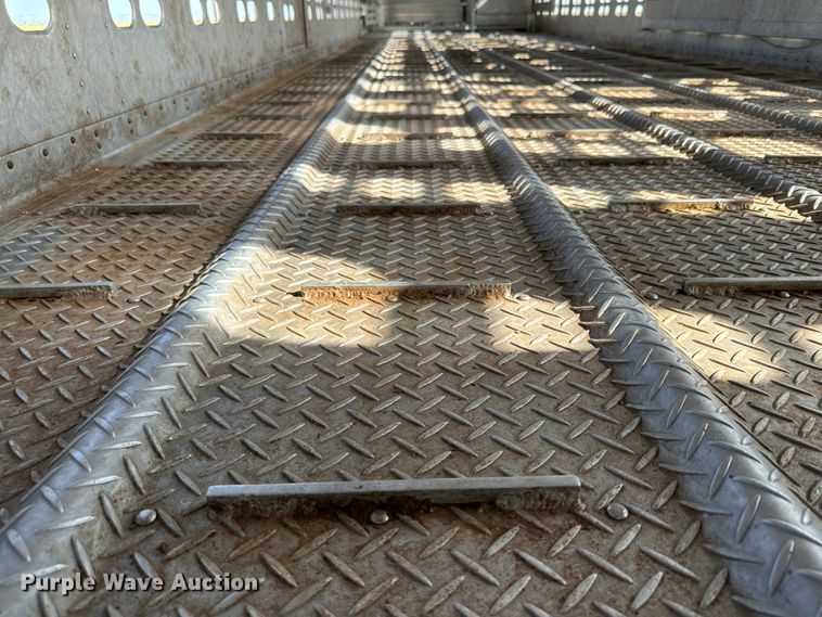 image for item DQ1394 2010 Wilson PSDCL-402  livestock trailer