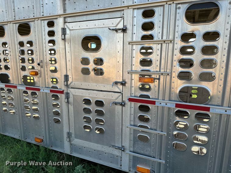 image for item DQ1394 2010 Wilson PSDCL-402  livestock trailer