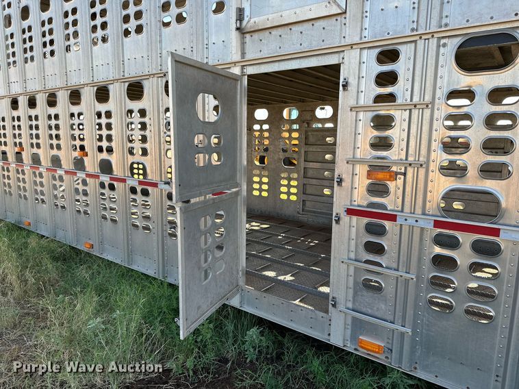 image for item DQ1394 2010 Wilson PSDCL-402  livestock trailer