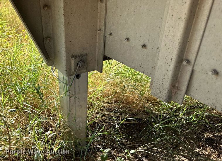 image for item DQ1394 2010 Wilson PSDCL-402  livestock trailer