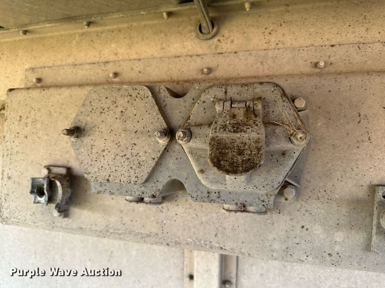 image for item DQ1394 2010 Wilson PSDCL-402  livestock trailer