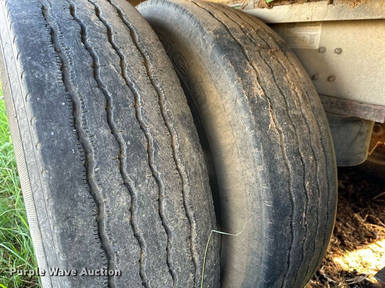 image for item DQ1394 2010 Wilson PSDCL-402  livestock trailer