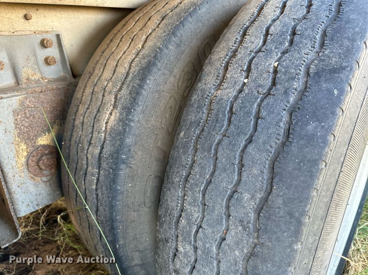 image for item DQ1394 2010 Wilson PSDCL-402  livestock trailer