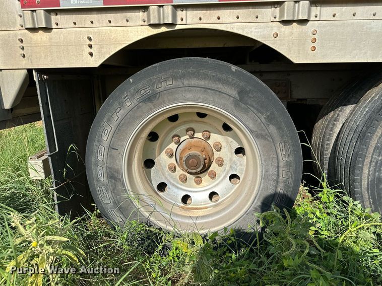 image for item DQ1394 2010 Wilson PSDCL-402  livestock trailer
