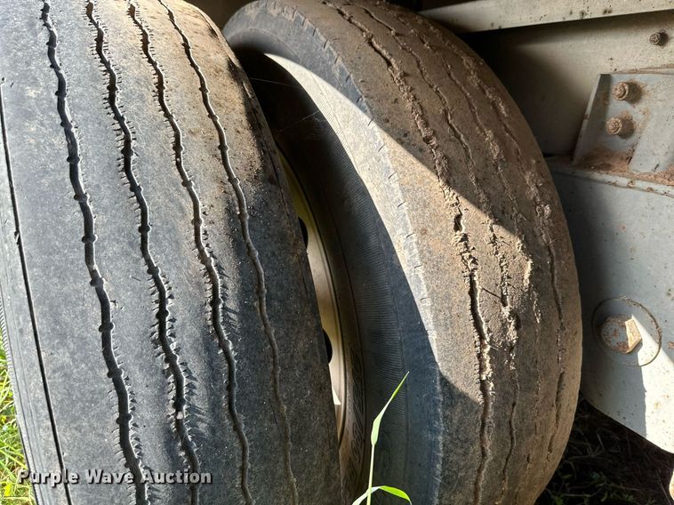 image for item DQ1394 2010 Wilson PSDCL-402  livestock trailer