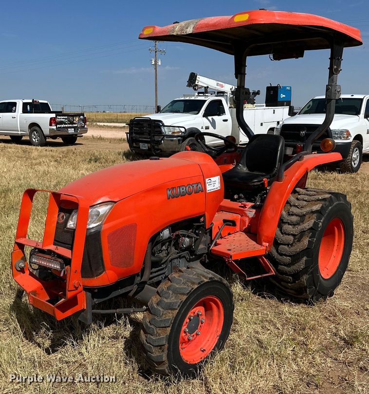 image for item DQ1397 Kubota  MFWD tractor