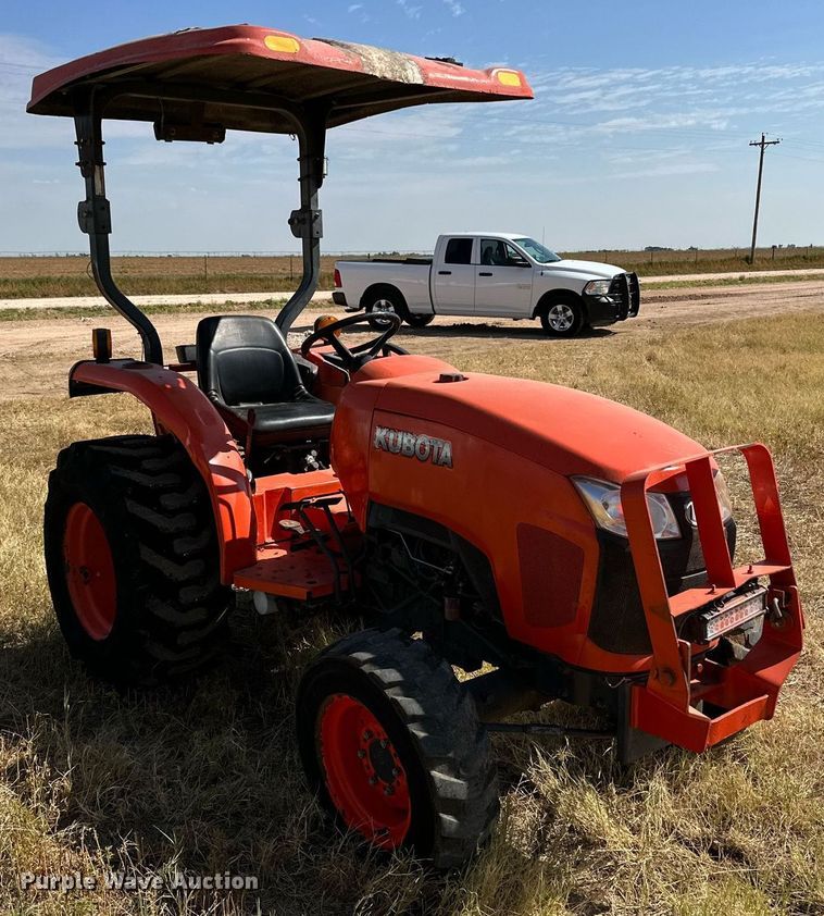 image for item DQ1397 Kubota  MFWD tractor